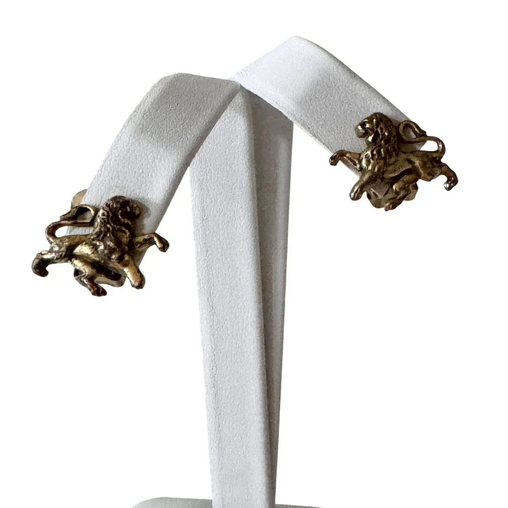 VNTG Brookcraft‎ Walking Lion Clip Statement Earrings Antique Gold Tone Figural